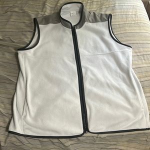 3/25$ Nike Therma-Fit Sleeveless Sweater